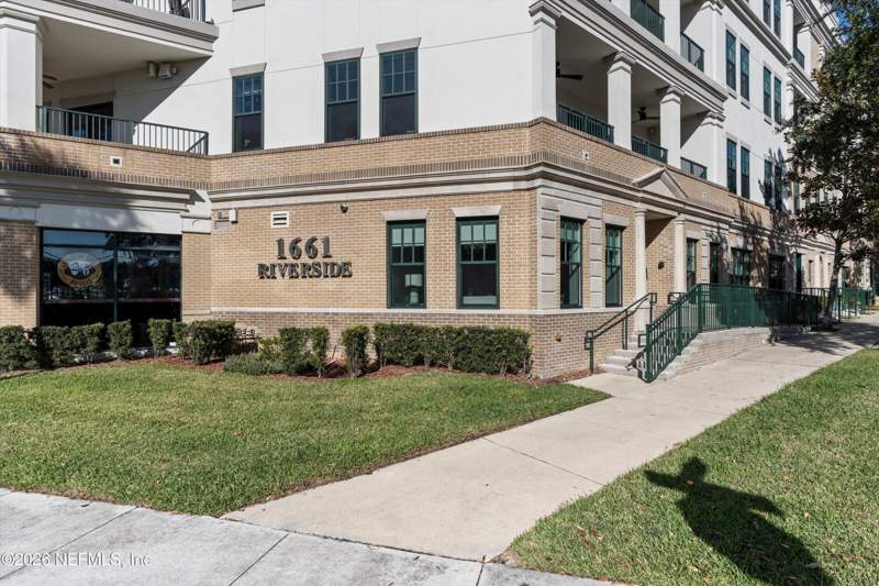 2 bedroom Condominium at 1661 Riverside Avenue #305, 1661 Riverside, Jacksonville — photo 2