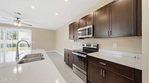 13106 Annies Walk Drive, Jacksonville FL - photo 10 of 50