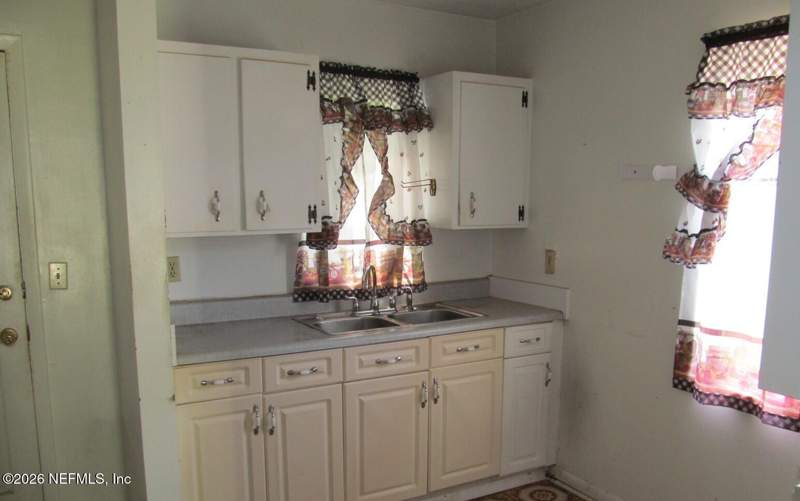 3 bedroom Single Family Residence at 3711 N Davis Street, Brentwood, Jacksonville — photo 5