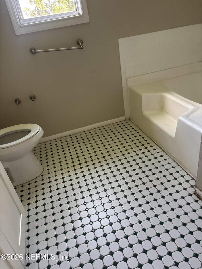4 bedroom Single Family Residence at 2350 Somerset Road, Lakeshore Estates, Jacksonville — photo 2
