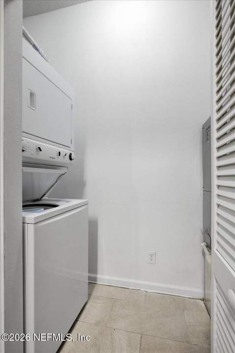 6100 Maggies Circle #104, Jacksonville FL - photo 7 of 31