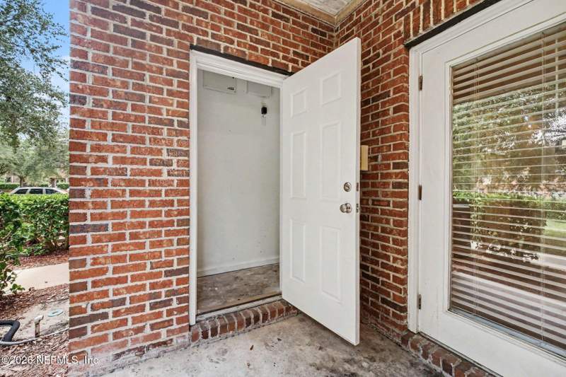 2 bedroom Townhouse at 1517 Fieldview Drive, Kendall Pointe, Jacksonville — photo 3