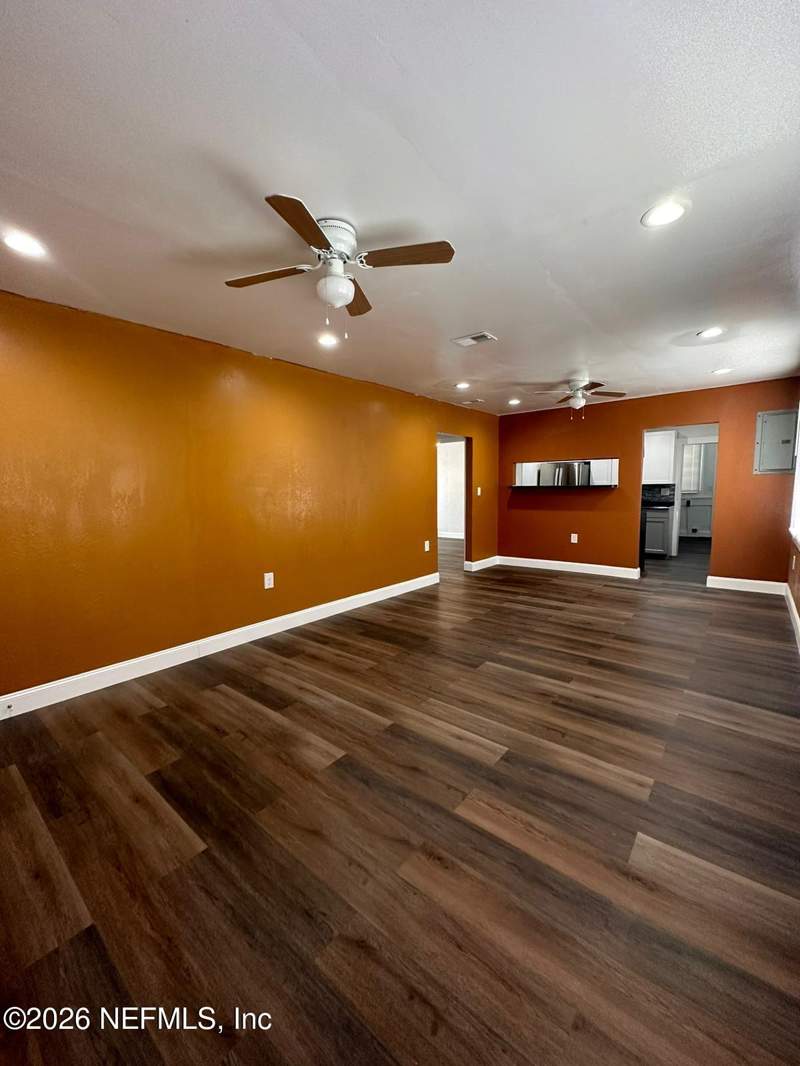 3 bedroom Single Family Residence at 1018 W 23rd Street, North End, Jacksonville — photo 2