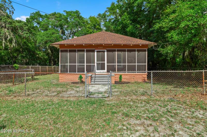 3 bedroom Single Family Residence at 4003 Walnut Street, Walnut Heights, Jacksonville — photo 2