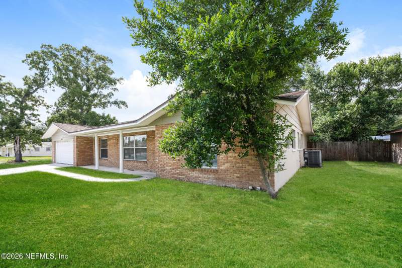 4 bedroom Single Family Residence at 8251 Vermanth Road, Arlingwood, Jacksonville — photo 2