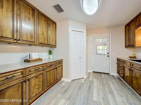 7941 Sycamore Street, Jacksonville FL - photo 14 of 48