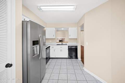 8065 Le Havre Drive, Jacksonville FL - photo 7 of 51