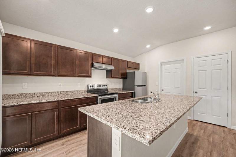 4 bedroom Single Family Residence at 8682 Kaye Lane, Kayes Hideaway, Jacksonville — photo 3