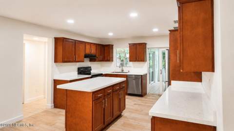 1640 Ryar Road, Jacksonville FL - photo 8 of 28