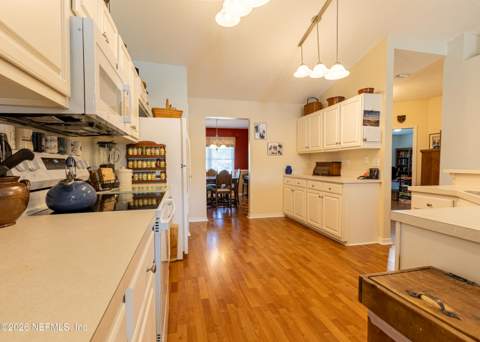 556 Whitfield Road, Jacksonville FL - photo 13 of 34