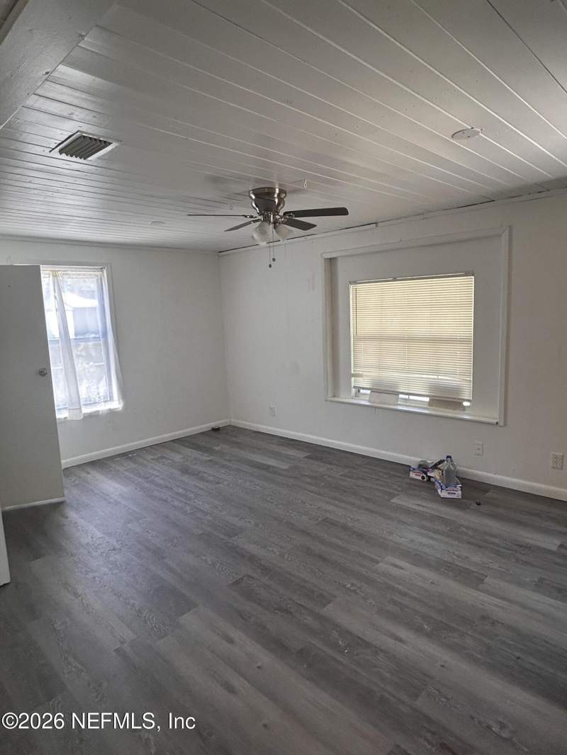 5 bedroom Single Family Residence at 9053 Jefferson Avenue, Thompsons Riverview, Jacksonville — photo 3