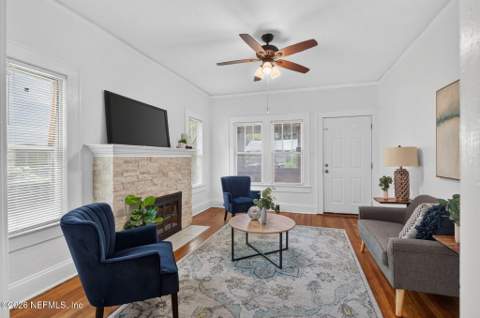 4749 Crescent Street, Jacksonville FL - photo 6 of 48