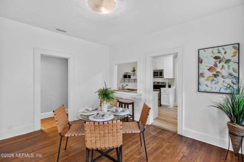 4749 Crescent Street, Jacksonville FL - photo 10 of 48