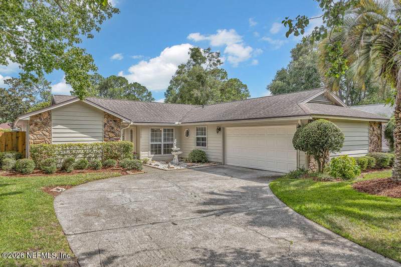 3 bedroom Single Family Residence at 3386 Sarah Spaulding Drive, Lake Mandarin, Jacksonville — photo 2