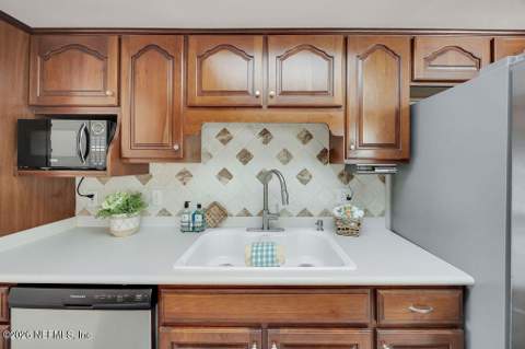3386 Sarah Spaulding Drive, Jacksonville FL - photo 13 of 43