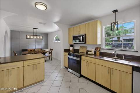 1640 Troy Lynn Trail, Jacksonville FL - photo 19 of 57