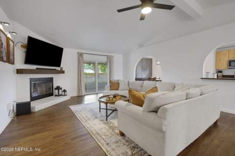 1640 Troy Lynn Trail, Jacksonville FL - photo 7 of 57