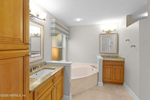 12008 Rising Oaks Drive, Jacksonville FL - photo 17 of 47