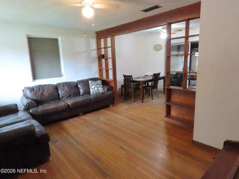 3 bedroom Single Family Residence at 2295 Lake Drive, Southside Estates, Jacksonville — photo 4