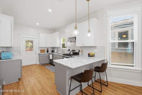 1217 Walnut Street, Jacksonville FL - photo 9 of 38