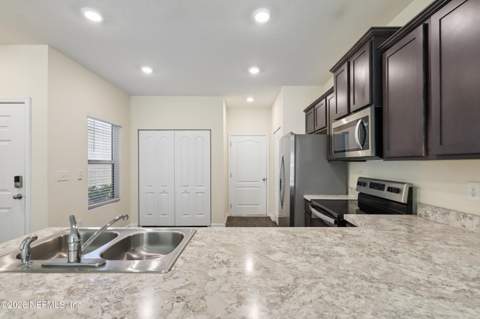 7927 Echo Springs Road, Jacksonville FL - photo 20 of 33