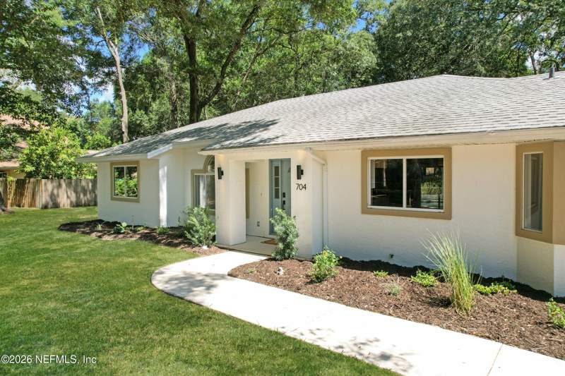 4 bedroom Single Family Residence at 704 Charmwood Drive, Oakbrook, St. Augustine — photo 2