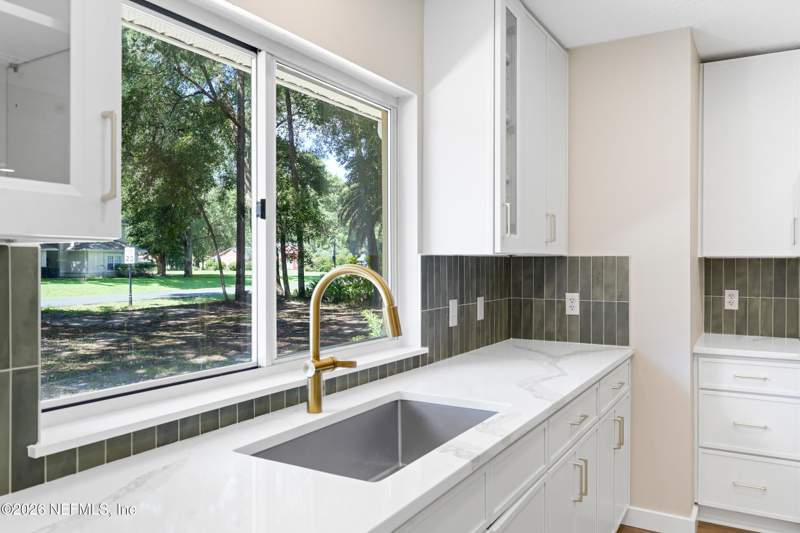 4 bedroom Single Family Residence at 704 Charmwood Drive, Oakbrook, St. Augustine — photo 4
