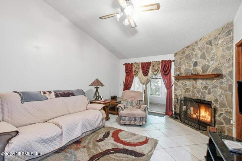 3 bedroom Single Family Residence at 258 Aquarius Circle, Lakeside Village, Jacksonville — photo 4