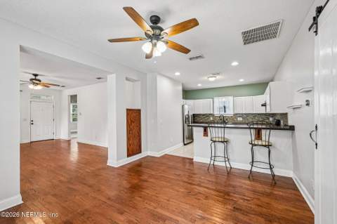 2634 Gilmore Street, Jacksonville FL - photo 9 of 36