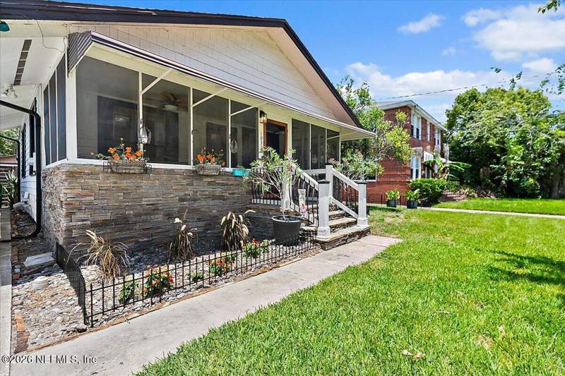 2 bedroom Single Family Residence at 1031 Riviera Street, San Marco, Jacksonville — photo 2