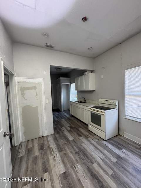 1050 W 8th Street, Jacksonville FL - photo 12 of 22