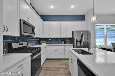 4423 Sun Lily Court, Jacksonville FL - photo 14 of 43