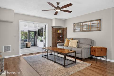8680 Bandera Circle, Jacksonville FL - photo 10 of 52