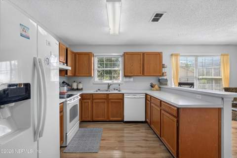 8680 Bandera Circle, Jacksonville FL - photo 15 of 52