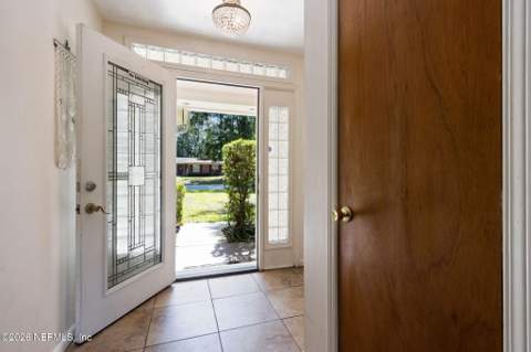 12994 Silver Oak Drive, Jacksonville FL - photo 6 of 44