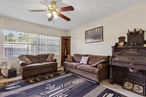 12994 Silver Oak Drive, Jacksonville FL - photo 8 of 44