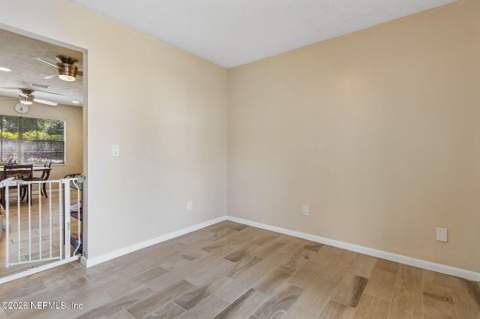 12994 Silver Oak Drive, Jacksonville FL - photo 17 of 44
