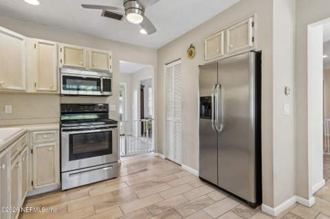 12994 Silver Oak Drive, Jacksonville FL - photo 23 of 44