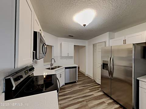 3354 Elsie Court, Jacksonville FL - photo 7 of 19