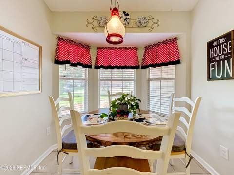 9243 Dale View Lane, Jacksonville FL - photo 12 of 47