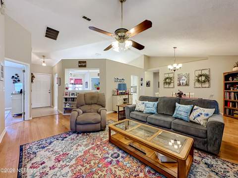 9243 Dale View Lane, Jacksonville FL - photo 18 of 47