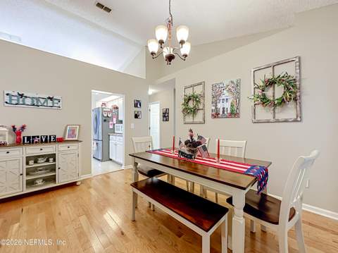 9243 Dale View Lane, Jacksonville FL - photo 16 of 47