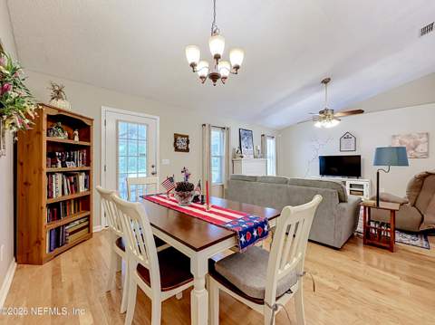 9243 Dale View Lane, Jacksonville FL - photo 15 of 47