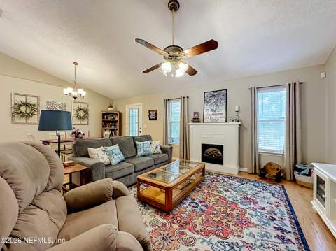 9243 Dale View Lane, Jacksonville FL - photo 7 of 47
