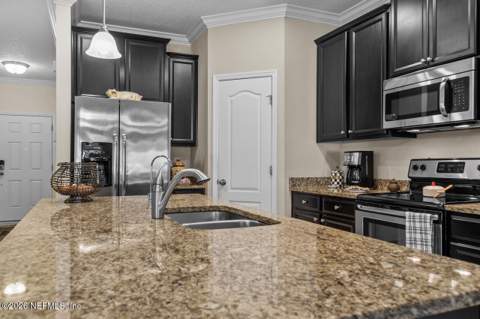 10119 Dogwood Creek Drive, Jacksonville FL - photo 7 of 32