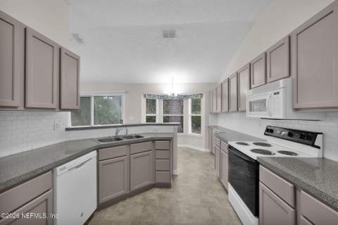 12484 Hatton Chase Lane, Jacksonville FL - photo 16 of 46