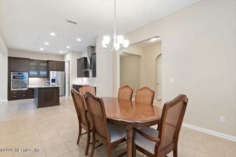 7209 Mondovi Lane, Jacksonville FL - photo 14 of 67