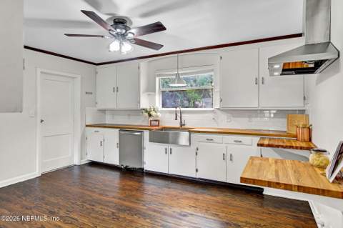 1353 Live Oak Lane, Jacksonville FL - photo 10 of 36