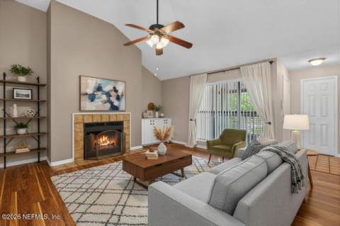 506 Clubhouse Court, Jacksonville FL - photo 8 of 31