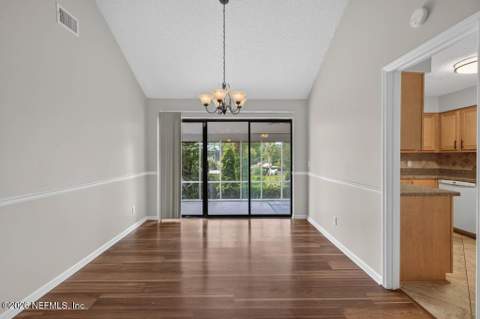 506 Clubhouse Court, Jacksonville FL - photo 11 of 31